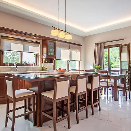 Villa Zissis & Pool 5min Drive To