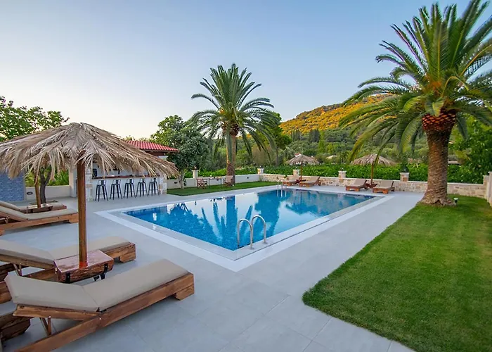 Villa Zissis & Pool 5min Drive To *