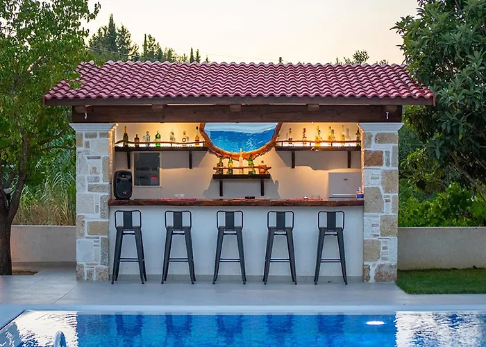 Villa Zissis & Pool 5min Drive To Kato Yerakarion