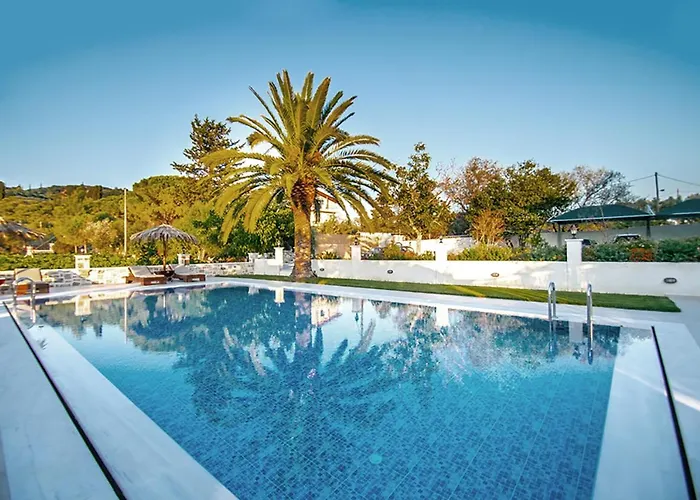 Villa Zissis & Pool 5min Drive To *