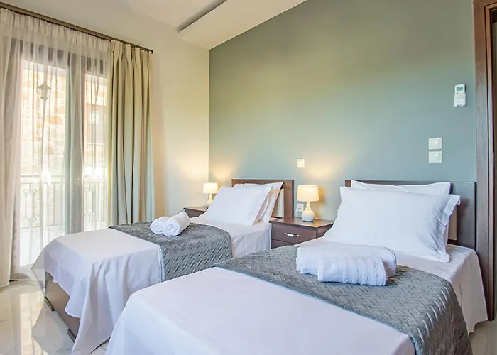 Villa Zissis & Pool 5min Drive To *